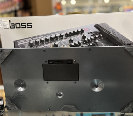 BOSS - ME-80 Multi Effects Floor Processor 3